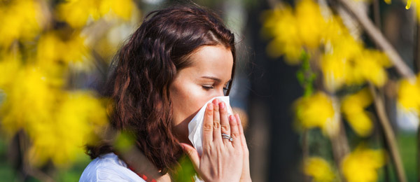 1 - À la une - Allergies au pollen : 5 gestes pour s'en protéger